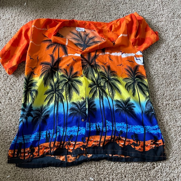 Hawaiian Button Up - Picture 1 of 2